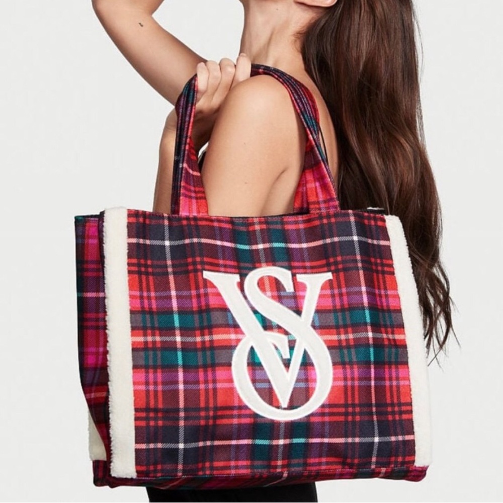 VICTORIAS SECRET PLAID TOTE WEEKENDER FLEECE TRIM VS MONOGRAM
